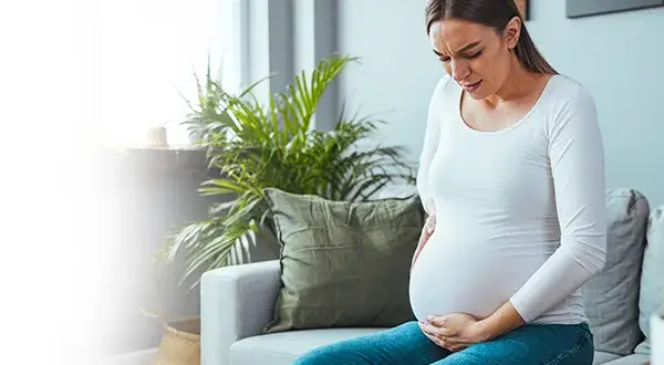 Objawy przedwczesnego porodu: co musisz wiedzieć i jak reagować?